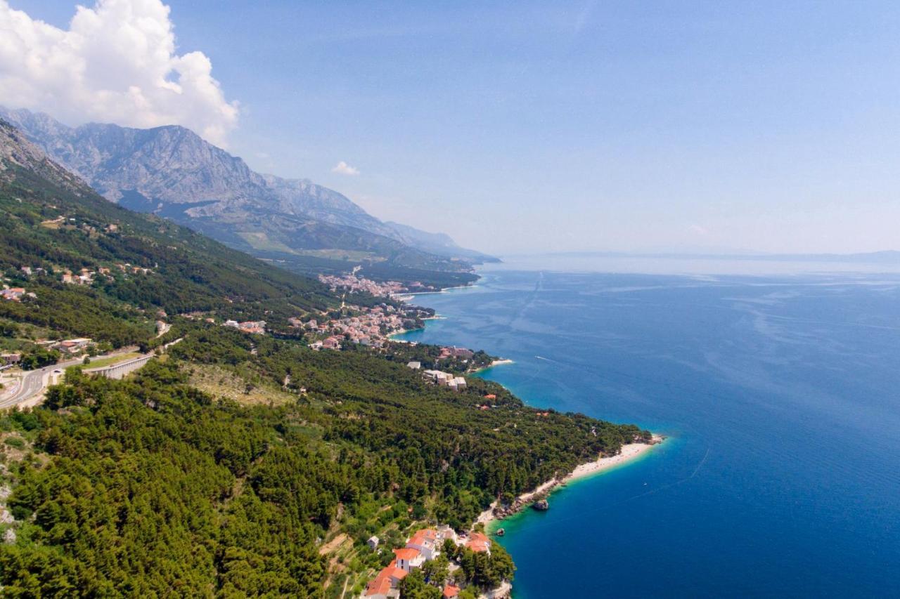 Apartments By The Sea Brela, Makarska - 18356 Dış mekan fotoğraf