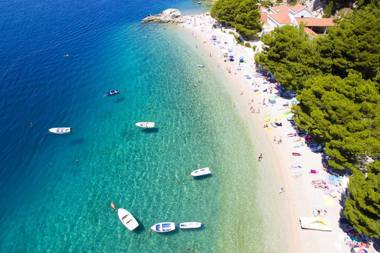 Apartments By The Sea Brela, Makarska - 18356 Dış mekan fotoğraf