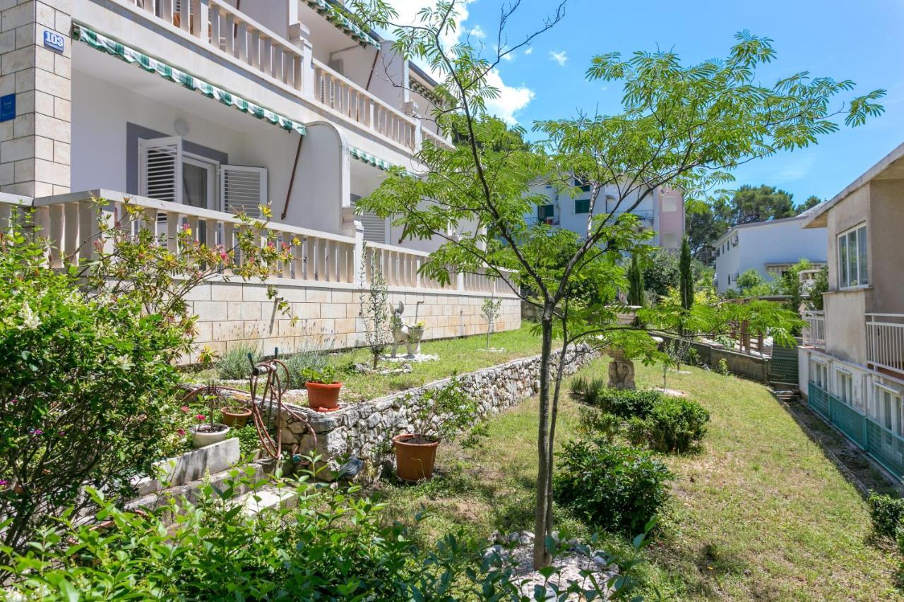 Apartments By The Sea Brela, Makarska - 18356 Dış mekan fotoğraf