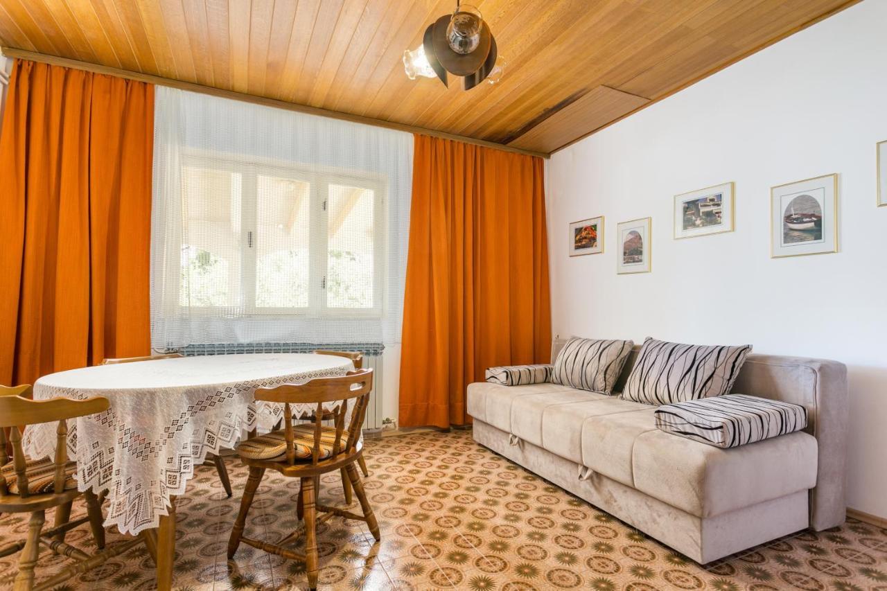 Apartments By The Sea Brela, Makarska - 18356 Dış mekan fotoğraf