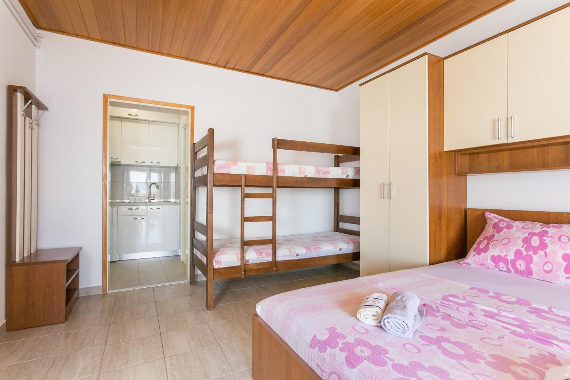 Apartments By The Sea Brela, Makarska - 18356 Oda fotoğraf