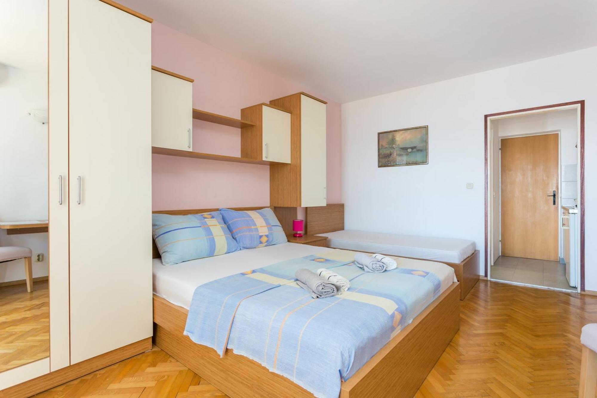 Apartments By The Sea Brela, Makarska - 18356 Oda fotoğraf