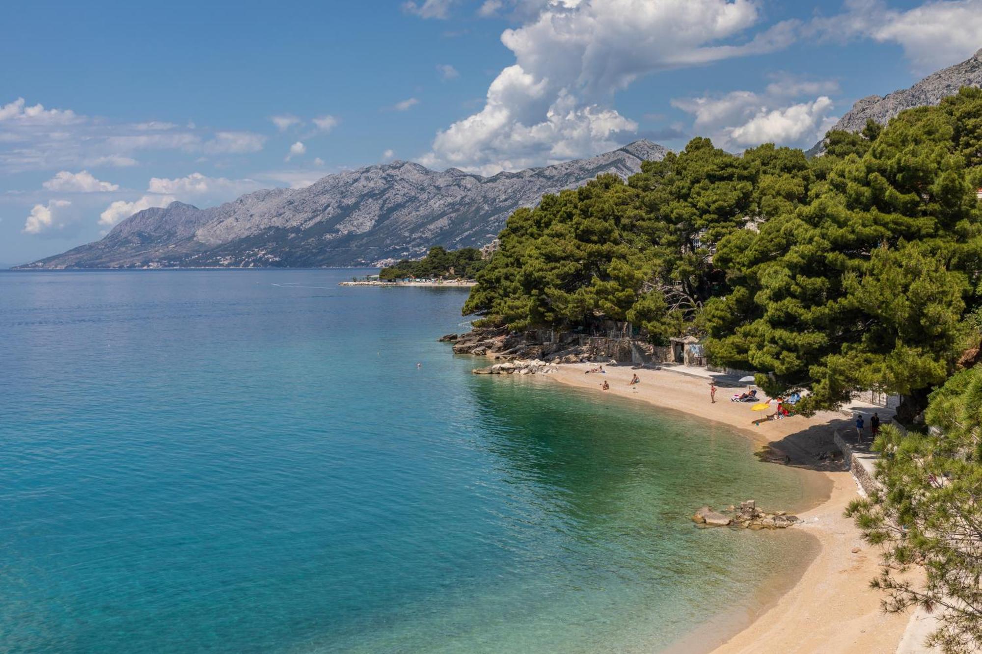 Apartments By The Sea Brela, Makarska - 18356 Dış mekan fotoğraf